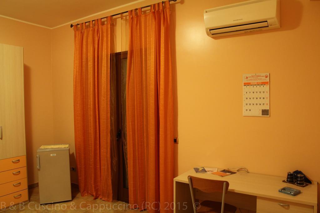Cuscino & Cappuccino Bed and Breakfast Ρέτζιο ντι Καλάμπρια Δωμάτιο φωτογραφία