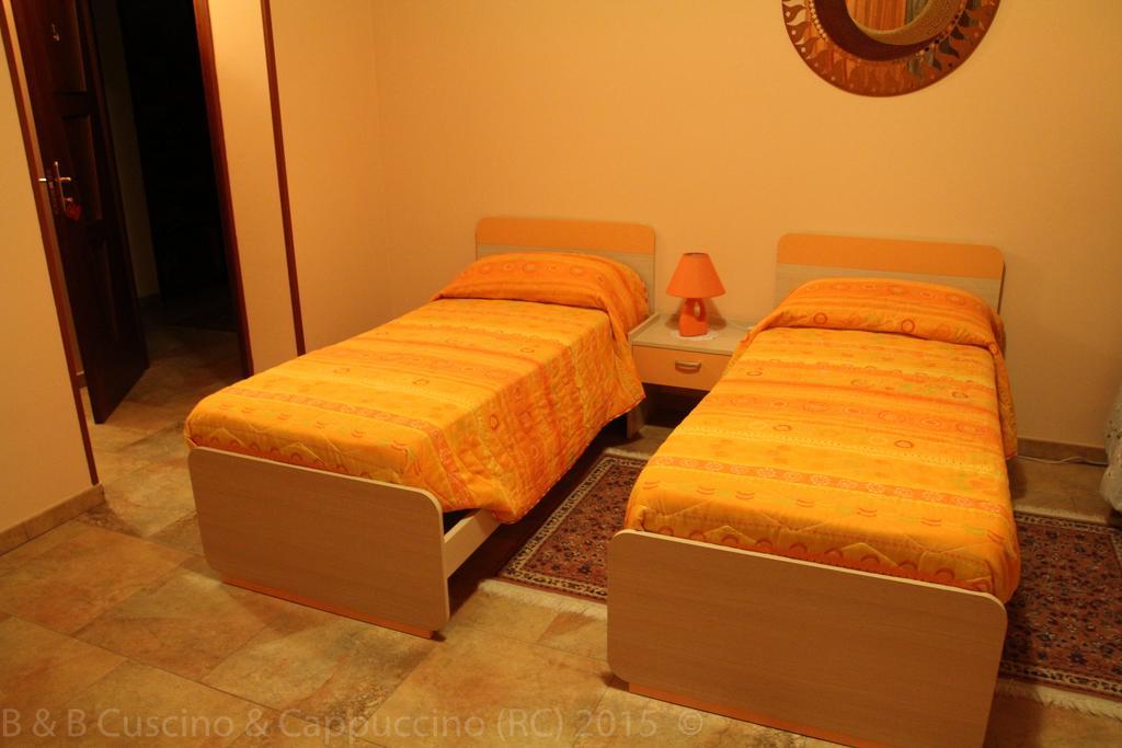 Cuscino & Cappuccino Bed and Breakfast Ρέτζιο ντι Καλάμπρια Δωμάτιο φωτογραφία